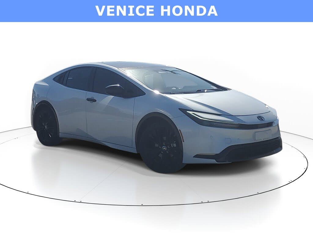 2025 Toyota Prius LE